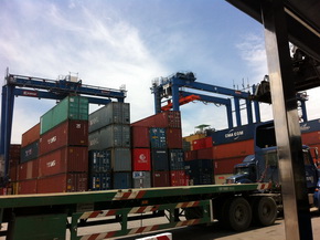 株式会社 JIC / ジェイ・アイ・シーのBBQ木炭･レジャー木炭はベトナムのホーチミン港より日本に向けて輸出されます｡