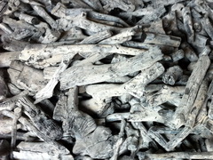 ベトナム樫の備長炭です。