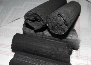 穴の無いオガ備長炭です｡天然の中国備長炭の輸入が厳しい状況の中で、新しく開発した穴の無いオガ備長炭です